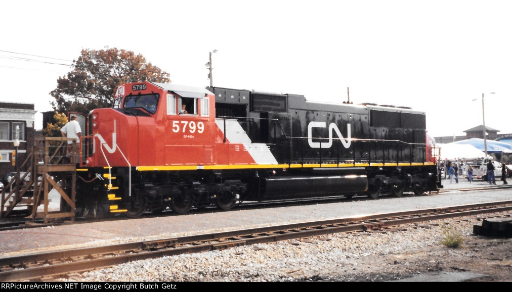 CN 5799 at Centralia IL......